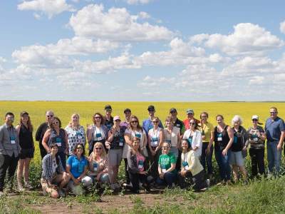 farm tour group photo